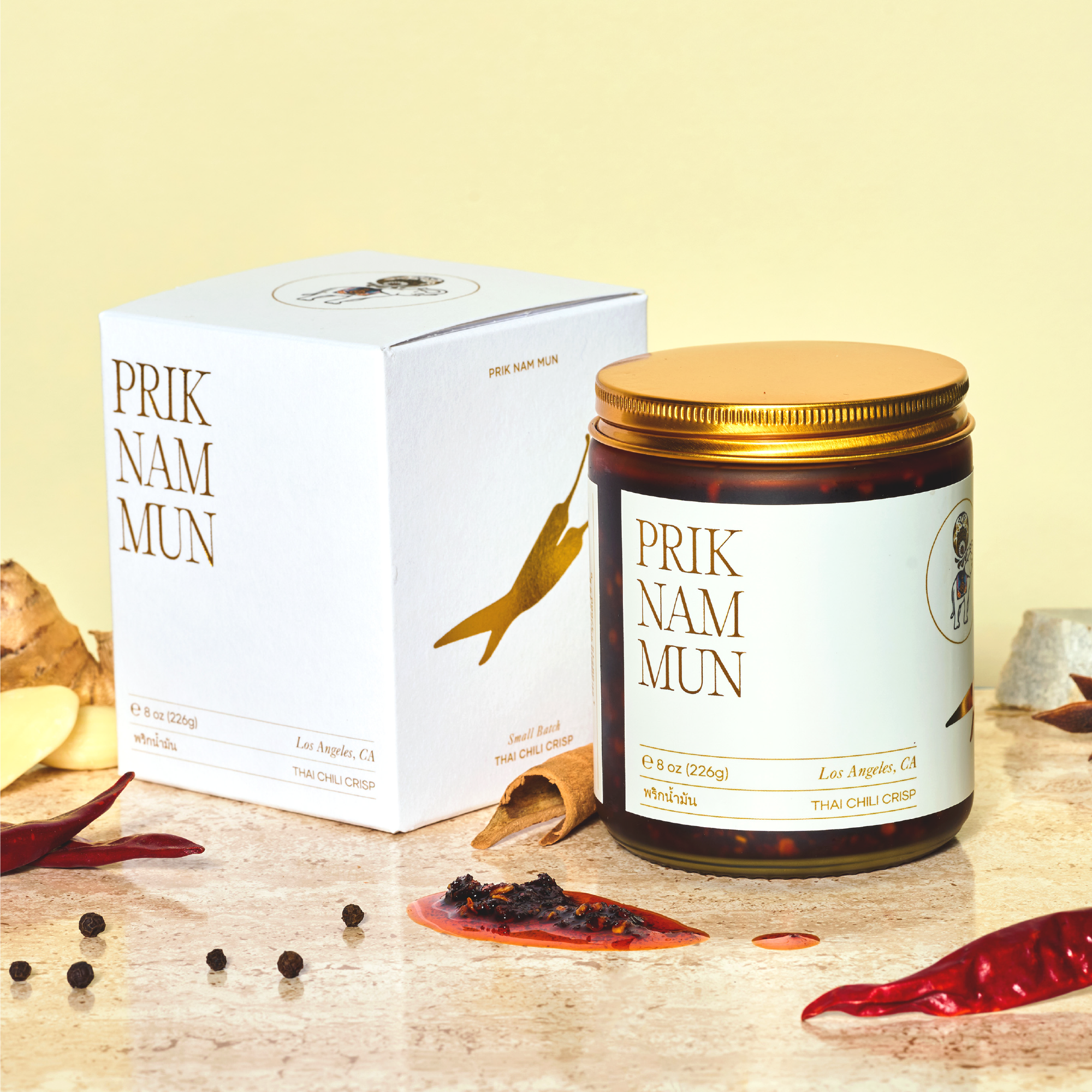 Customer reviews with five-star ratings and placeholder text.